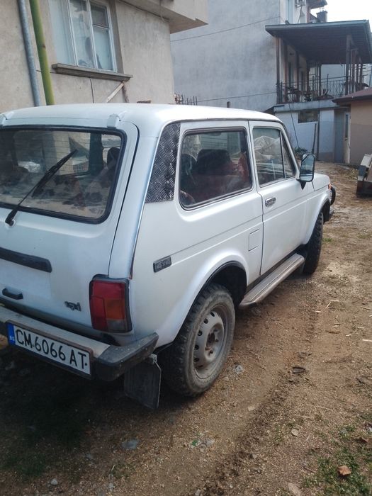 Продавам си нивичката