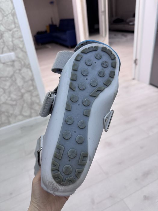 Лангетка правая нога