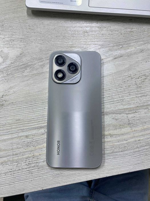 Iphone SE, Honor 400 lite