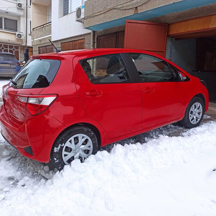 Продавам Тойота Ярис 2019 г