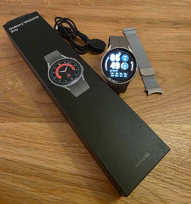 Samsung Galaxy Watch 5 Pro LTE, 45 mm, LTE, Titan / Safir