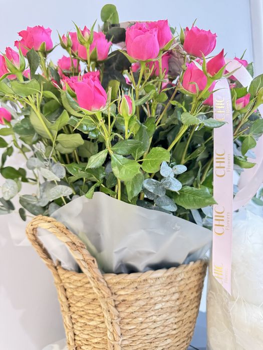 Цветы в корзине розы