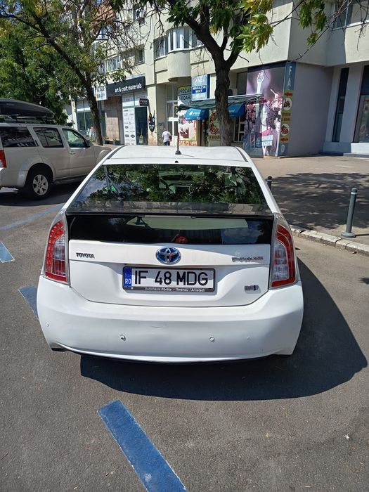 Inchiriez toyota prius 3 gpl 2014 uber bolt automata gpl hibrid