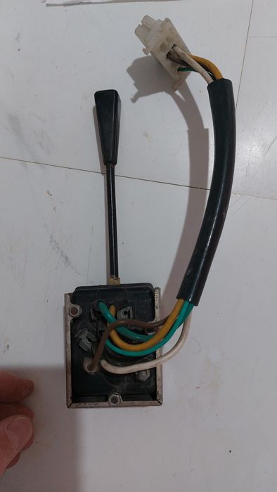 bloc lumini cutie siguranțe mânere deschidere geam dacia 1300