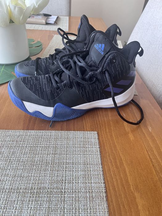 Баскетболни обувки adidas