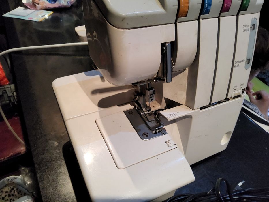 JANOME коверлок (оверлок) для трикотажа.