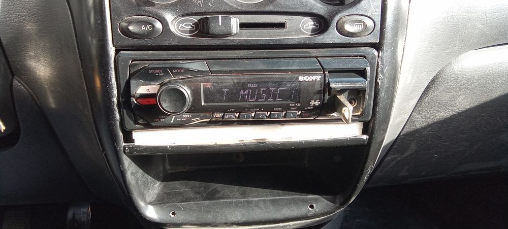 Срочно продаётся магитофон фирмы sony