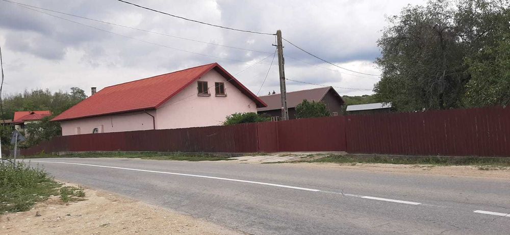 Vând proprietate 3 hale și teren 9000 mp în Jupânești, Gorj