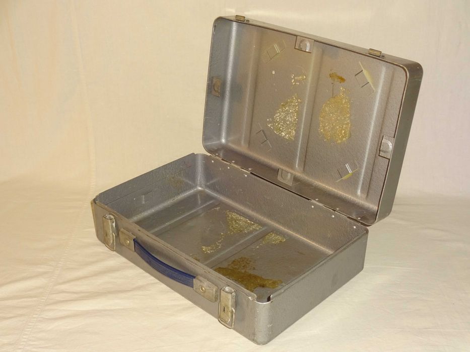 Ящик - кейс металлический (СССР) - продам.