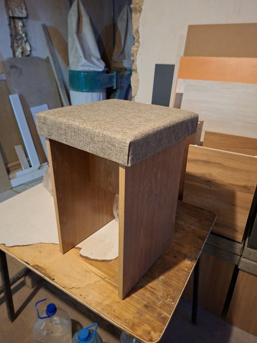 Продам Табуретки абсолютно новый