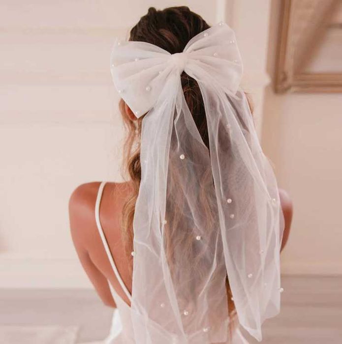 Булчински аксесоар за коса с воал и панделка с фиба за сватба и бал