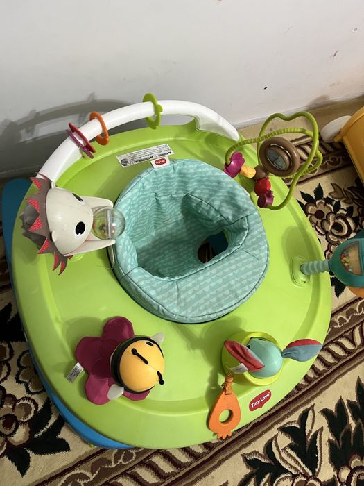 Ходунок детский с игрушечками
