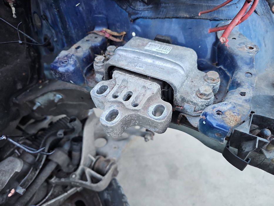 Tampon motor stanga Volkswagen Golf 6 (5K1) GTI [Fabr 2009-2013] 1K019