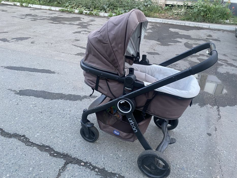 Продам коляску Chicco