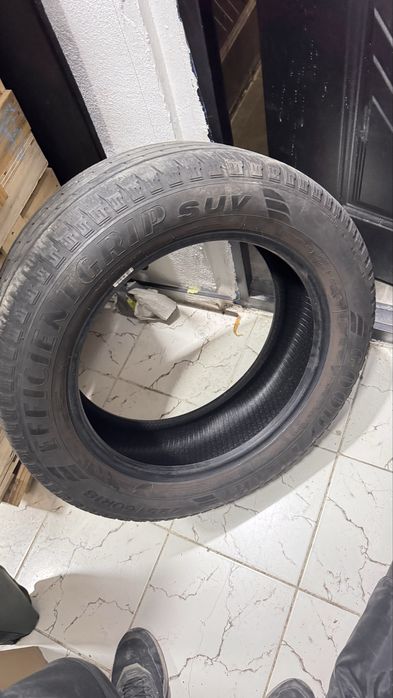 Продам б/у резину Goodyear UltraGrip suv