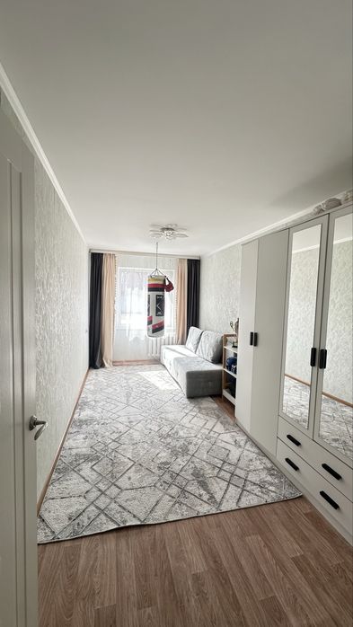 Срочно продам 2 х ком квартиру