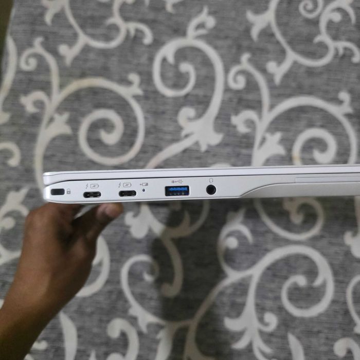 Fujitsu ultrabook u9313x laptop