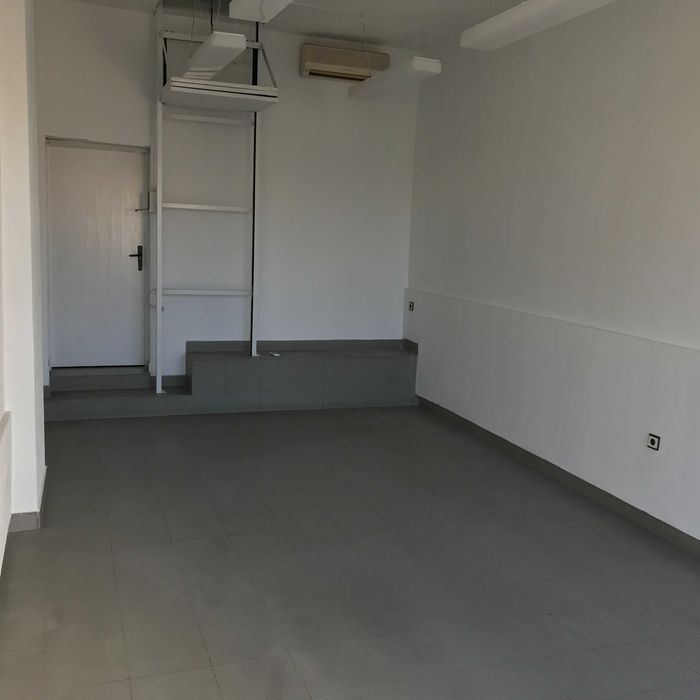 Дава се под наем Магазин в Харманли - 35 кв.м за 178.5 € - Снимка #6