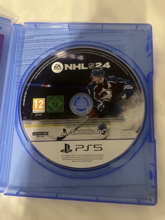 Диск NHL 24 на PS5