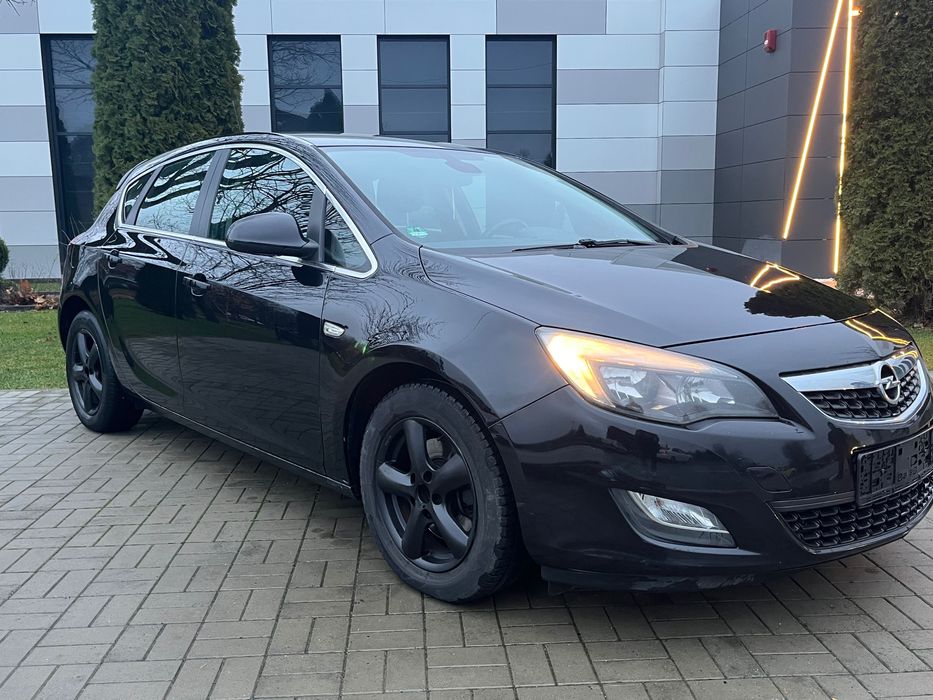 De vânzare Opel astra j