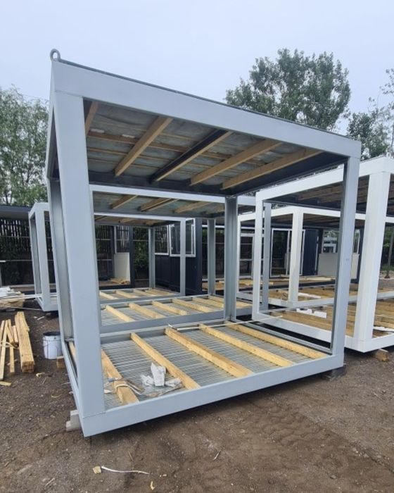 Vand Candru Container