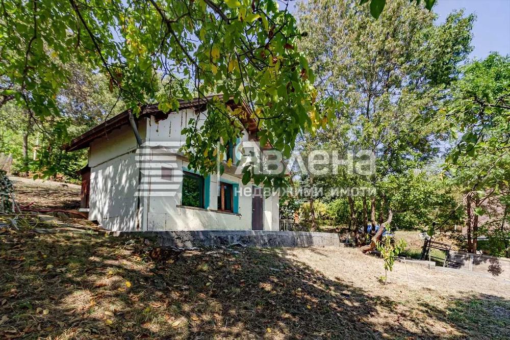 Продава се Парцел в София, Център - 700 кв.м за 190 €/кв.м - Снимка #2