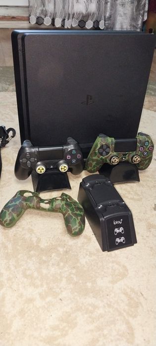 Продам PlayStation 4 Slim