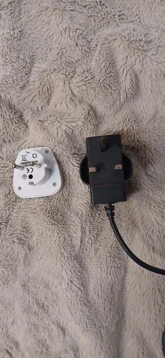 Nintendo Switch с 6 игри, протектор, гуменки за джойстик и кейс