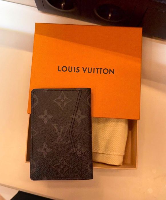 Louis Vuitton кардхолдер