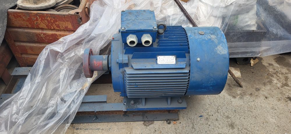 Продам эл двигатель