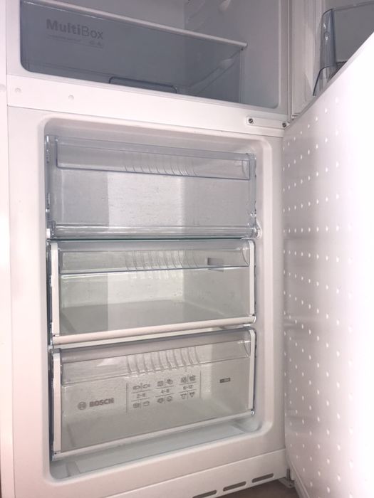 Двухкамерный холодильник Bosch