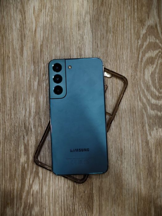 Samsung S22 8/128