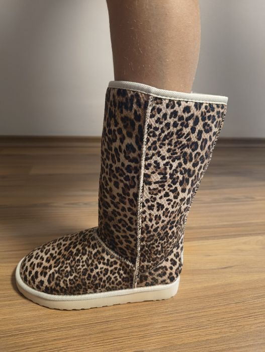 Дамски велурени ботуши