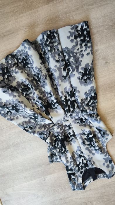 H&M Коктейлна Рокля
