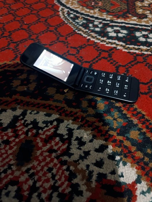 Nokia 2720 Flip 4G yangi