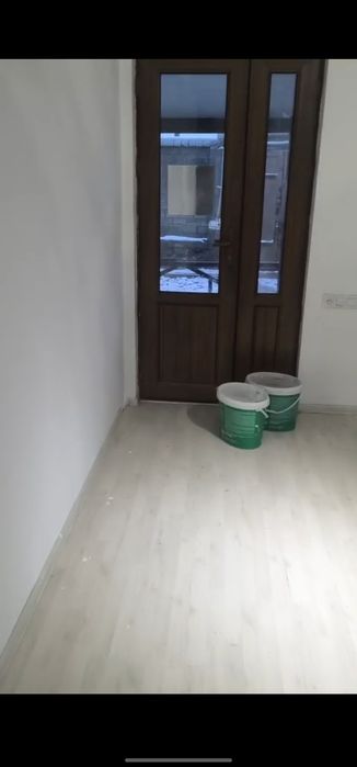 Ижарага уй берилади  назарбек  3 хона  250& лубойга