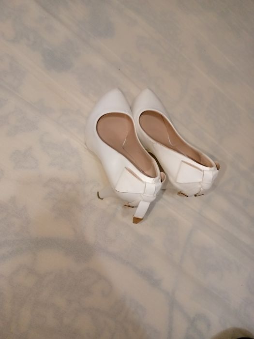 Oppoq kelinlar tuflisi