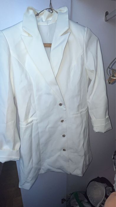 Vand rochie tip sacou alba