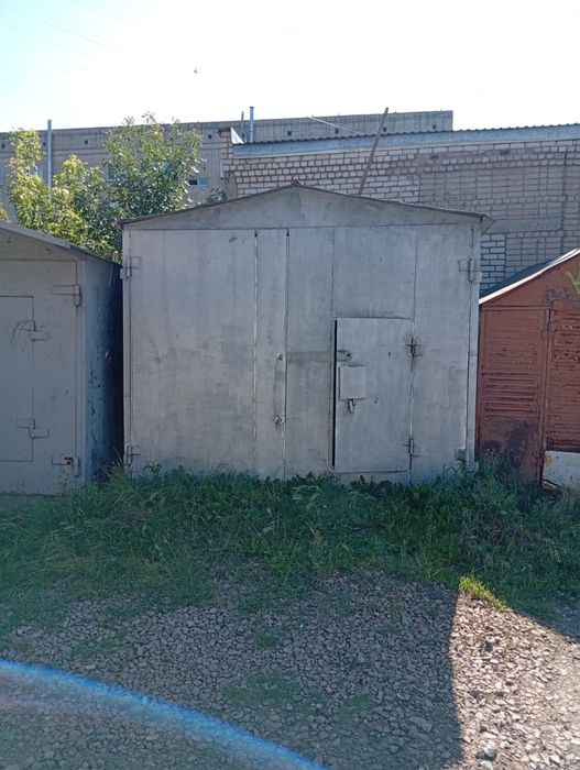 Продам гараж в центре.