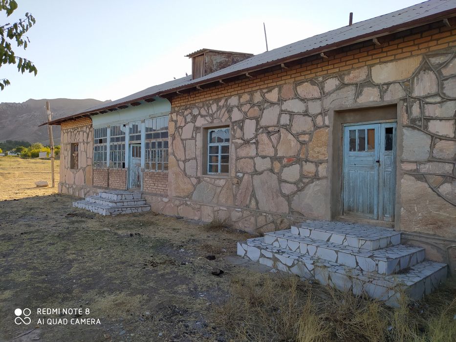 Уй Сотилади! Сув+Свет Бор! Яхши жойлар!