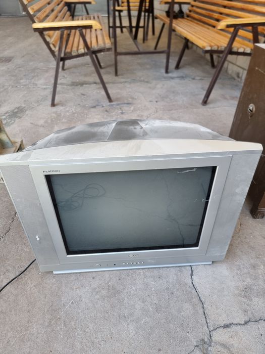 LGFlatron. Телевизор новый. почти не  использованный, лежала а подвале