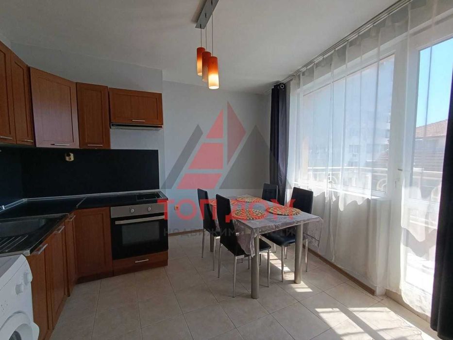 Тристаен! Център! Само дългосрочно! Подходящ за семейство! Код 75226