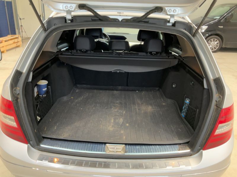 Mercedes-Benz C-Klasse C 220 CDI T BlueEfficiency Avantgarde 2011