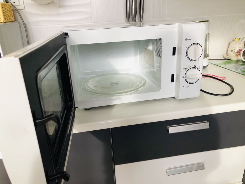 Cuptor cu microunde