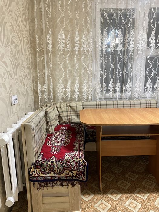 Отдам даром кухонный диван