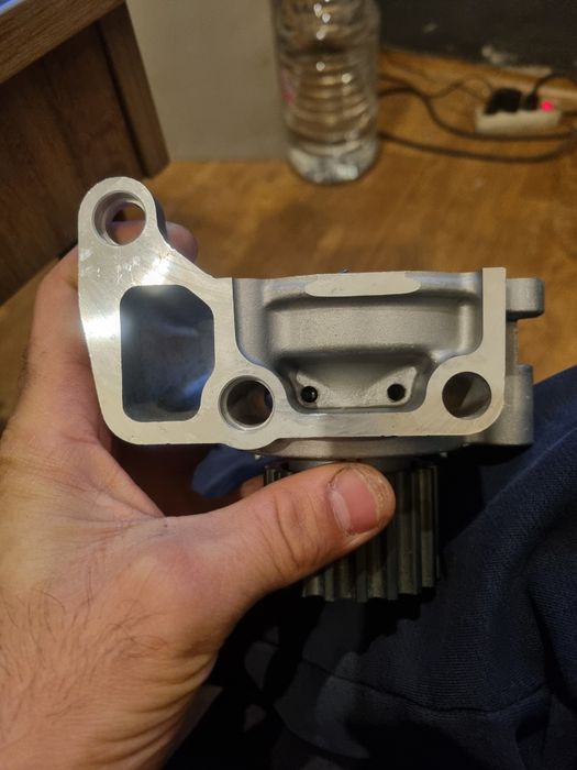 Водна помпа мазда