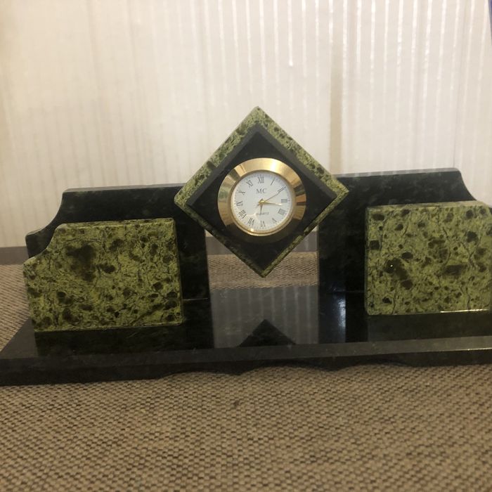 Часы электронный настольные