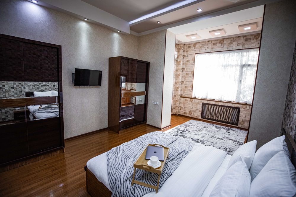 2-х комнатная квартира посуточно прям у метро Ойбек