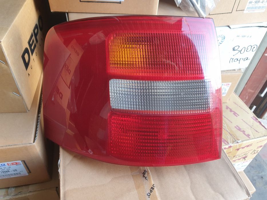 Фонарь задний Левый Audi A6  универсал 97-