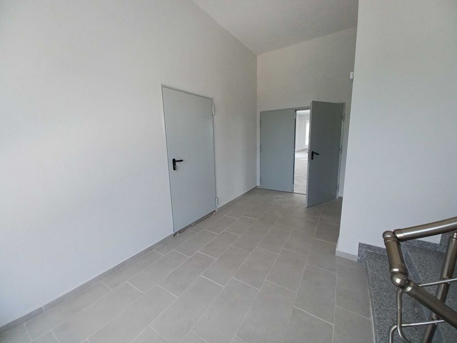 Продава се Промишлена сграда в Варна, Западна промишлена зона - 325 кв.м за 924 €/кв.м - Снимка #12